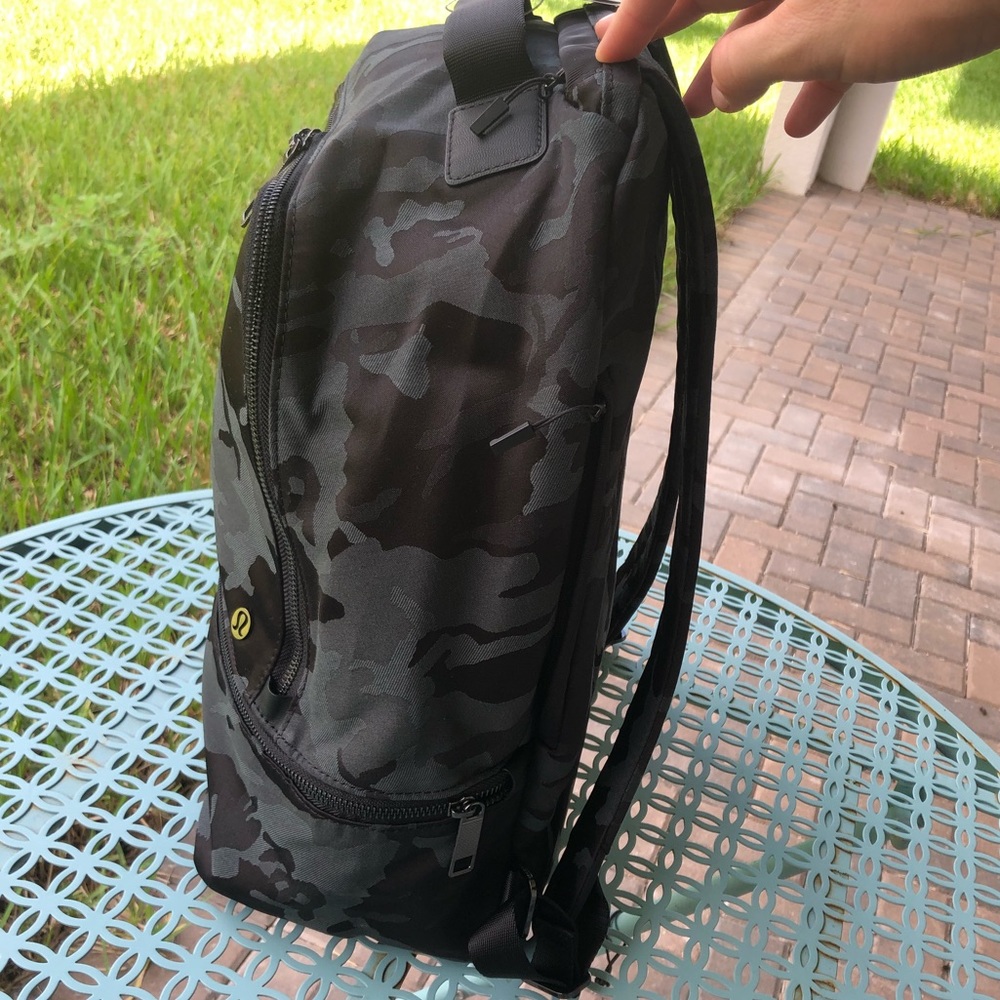 Sold Lululemon City Adventurer Backpack 17L - Camo - Picture 3 of 12